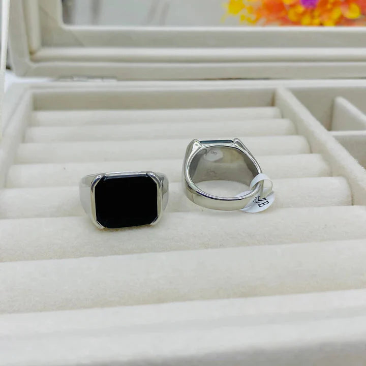 ELEGENT BLACK RING