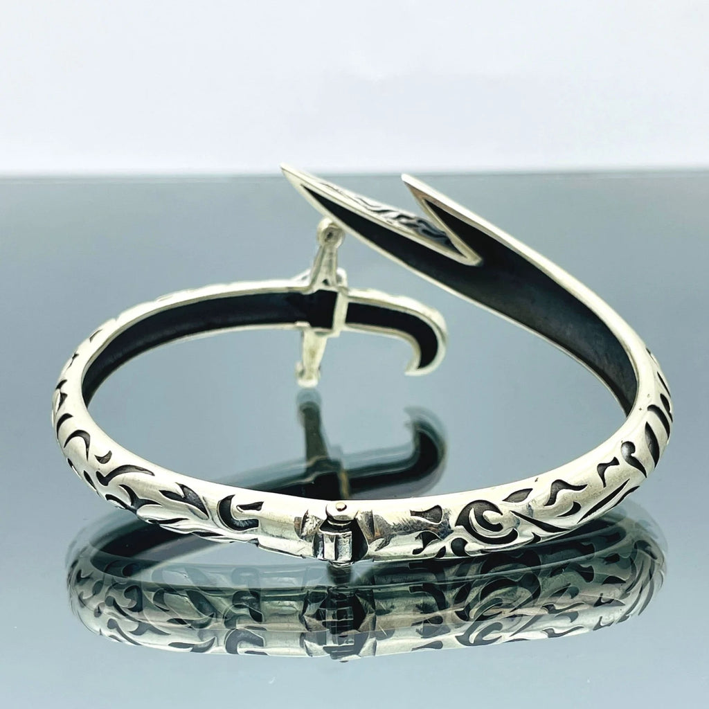 Men Zulfiqar Kara