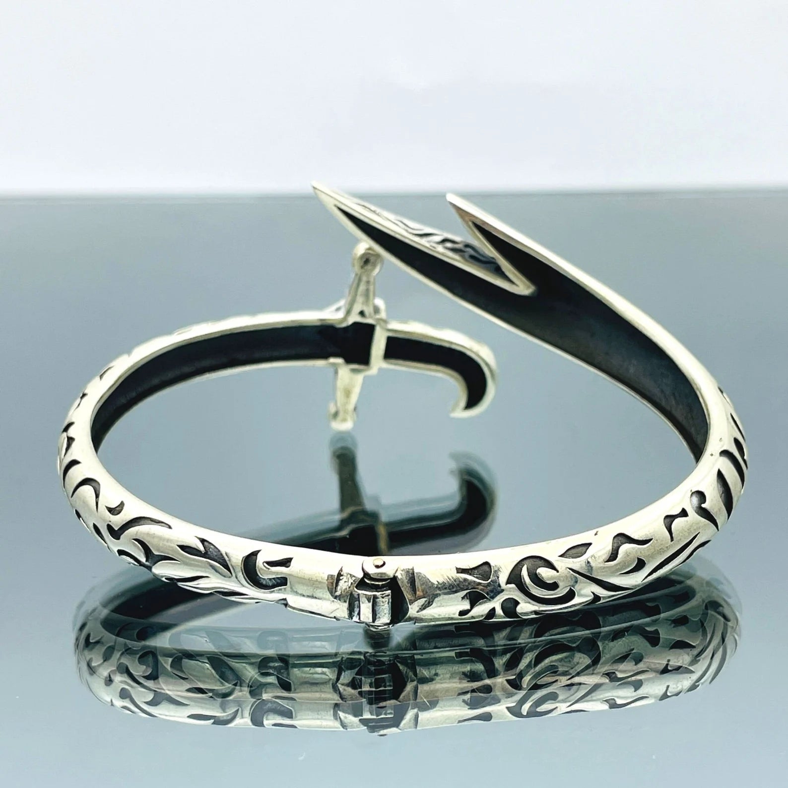 Men Zulfiqar Kara