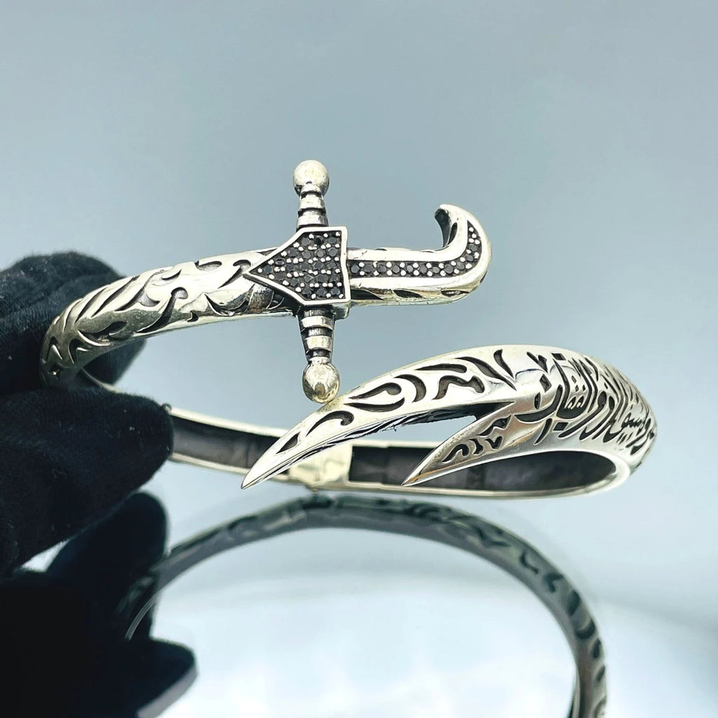 Men Zulfiqar Kara