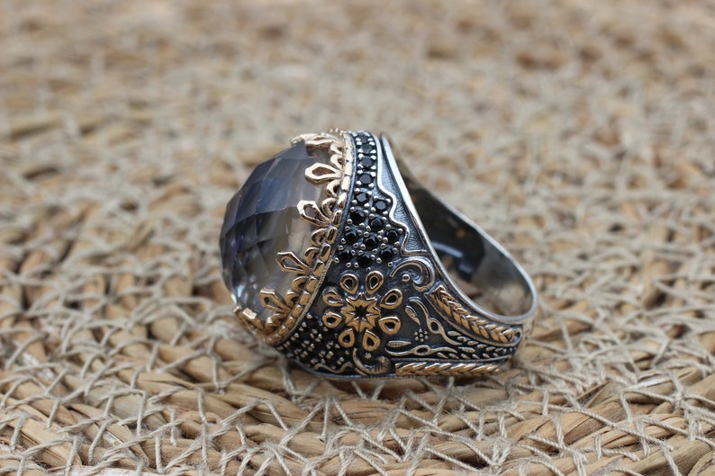 Silver Men's Ring: Color Changing Stone