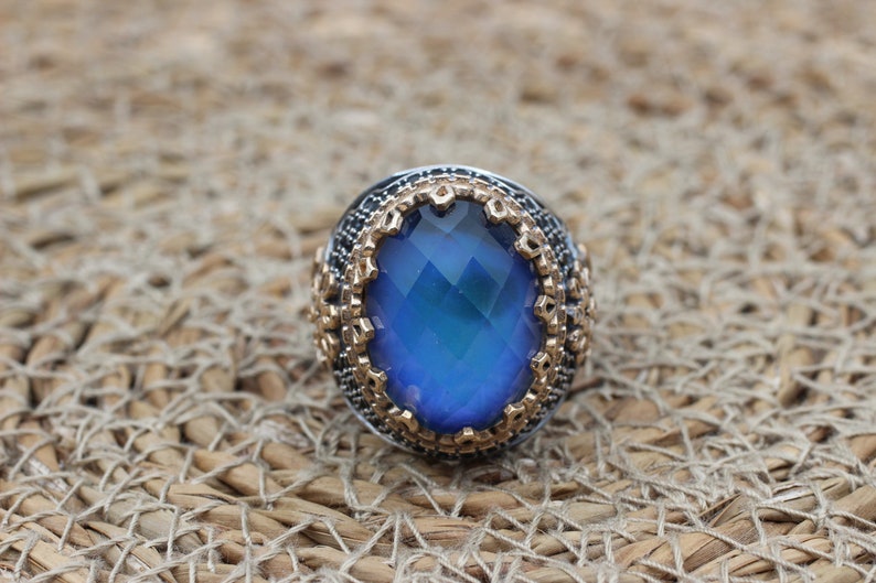 Silver Men's Ring: Color Changing Stone