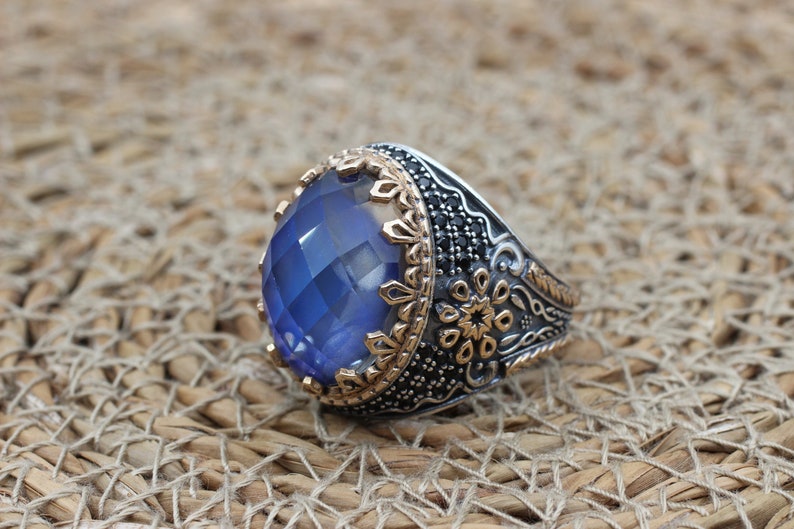 Silver Men's Ring: Color Changing Stone